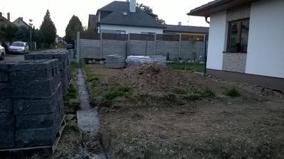 Začínáme stavět plot