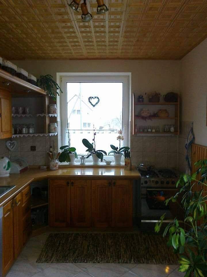 Před a po: Krásná kuchyně v provensálském stylu - Pôvodný stav. IG pani Adriany: https://www.instagram.com/fararovatothova/