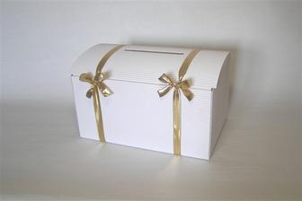 objednaná truhlička na blahopřání-jen bude se žlutou mašlí:-))