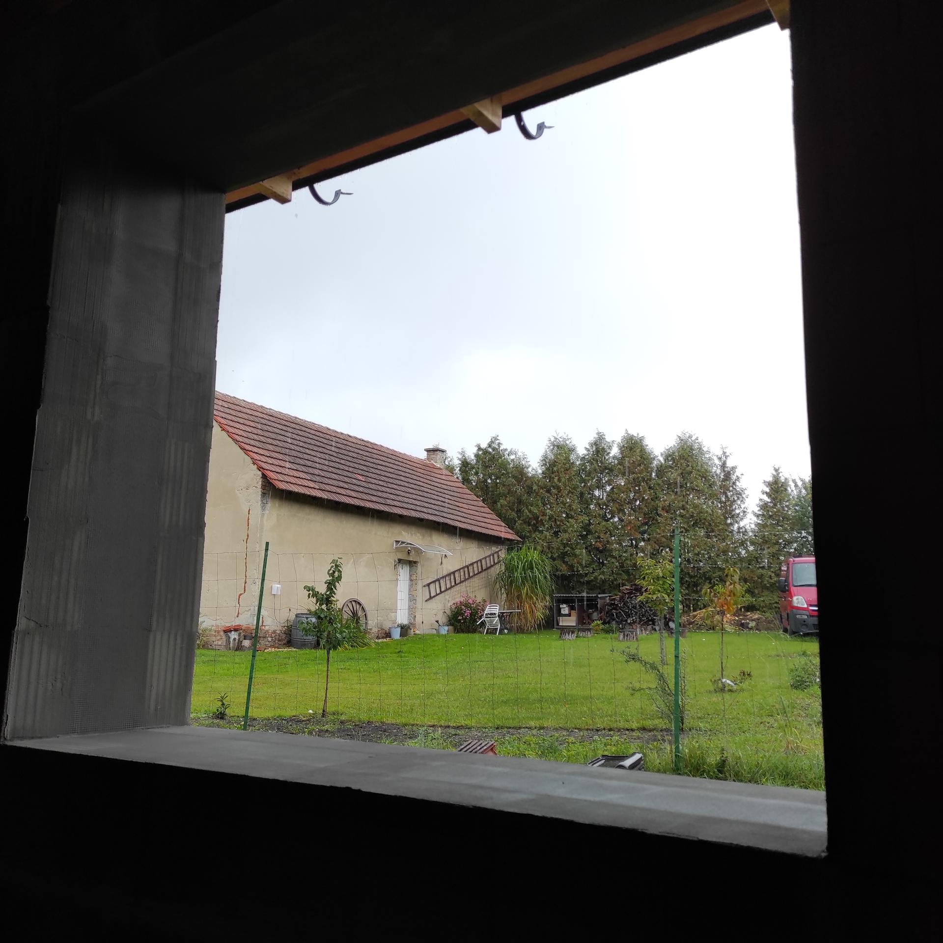 Náš vesnický dům 5+kk - o víkendu bychom měli mít okna, takže děláme přípravu okenních otvorů :)