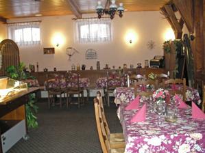 Hostina - hlavní místnost