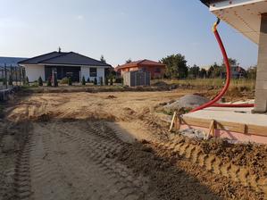 konecne sa vyrovnava pozemok