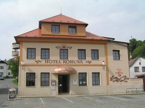 Tady bude hostina