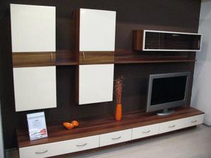 vsetko je to tak na bok .. ja by som potrebovala TV v strede a tak aby tam vosla uhlopriecka 120cm...