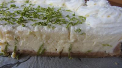 limetkový cheesecake se šlehačkou