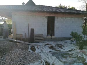 BEFORE - bez oken / Obyvací čast