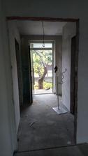 10/2017 hlavní chodba / vymalovat, položit dlažbu, elektrika, až bude možnost tak dveře
