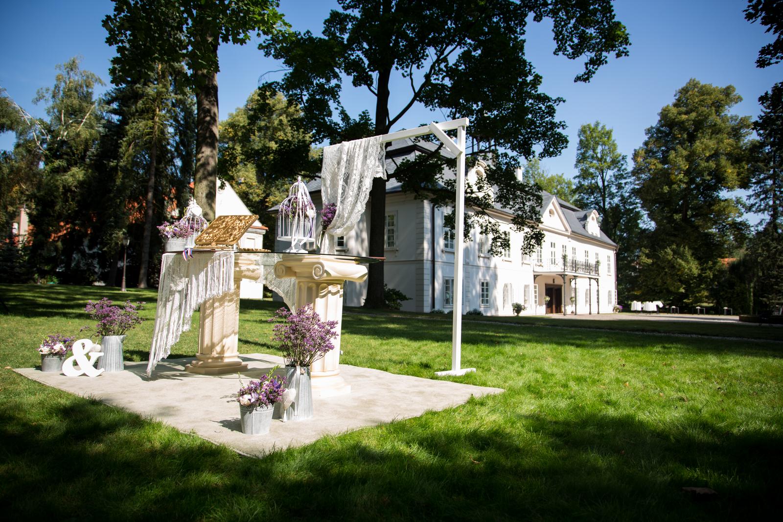 Svatba Jana a Lukáš 9.9.2016 - zahrada zámku Jablonná nad Vltavou..