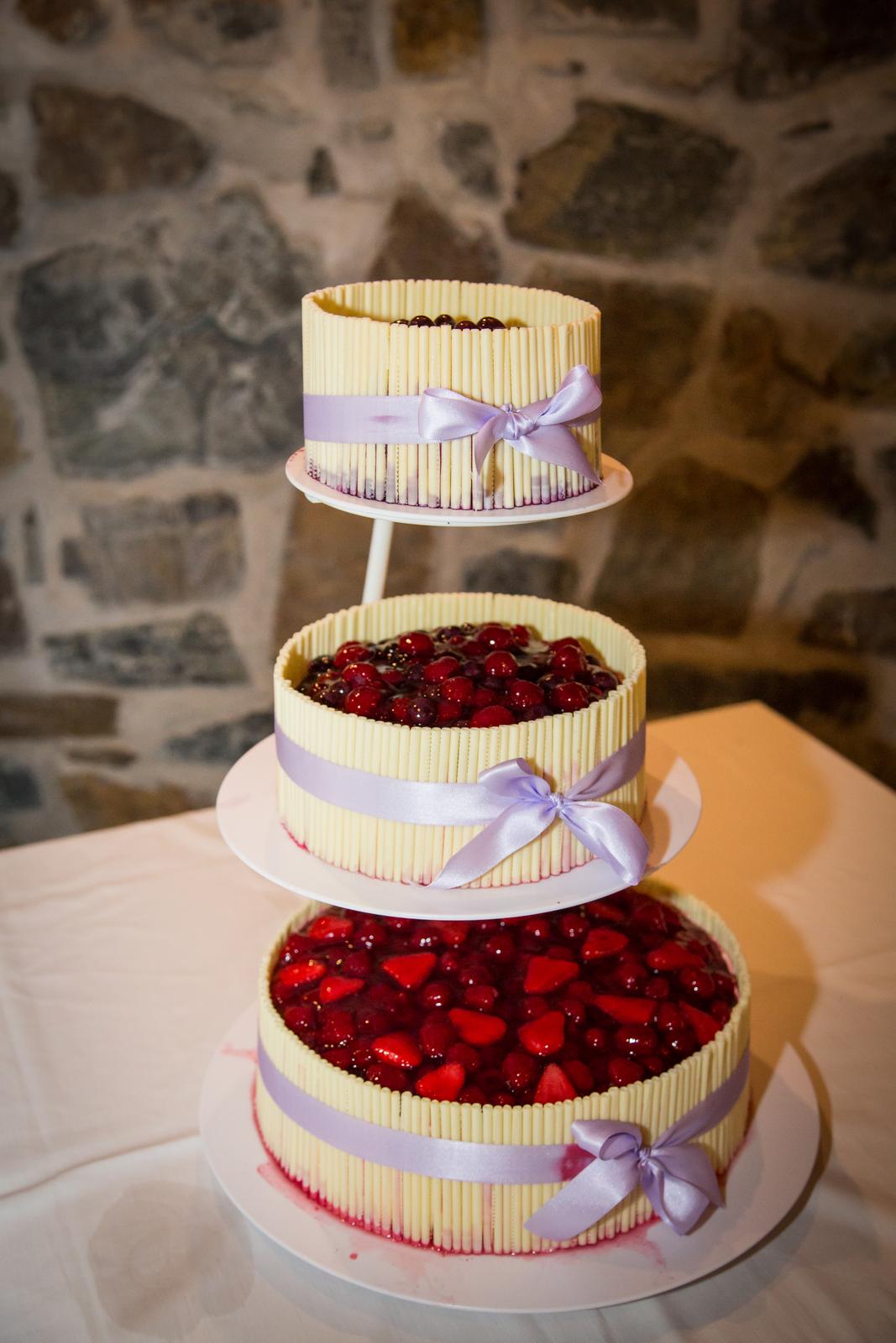 Svatba Jana a Lukáš 9.9.2016 - levitující dort..