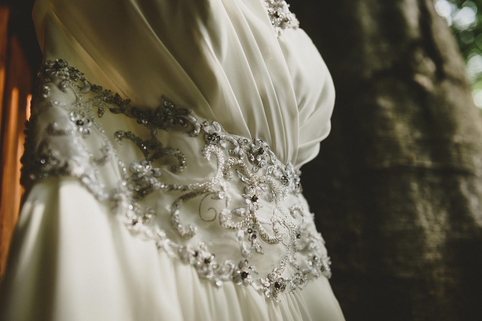 Svatební šaty v antickém stylu - Obrázek č. 3