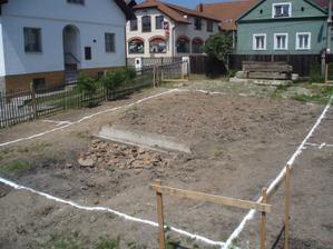 8.6.2010 A už máme vyvápněno 8x12m.