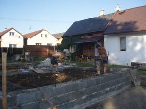 10.7.2010 a stále žabuje...všechnu práci děláme max. ve třech lidech