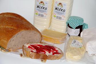 dnes dorazila zásilka ze svetbedynek.cz a můžu říct, že jsme po dlouhé době kvalitně posnídali, vše naprostý luxus, jsem ráda, že jsem to riskla, potraviny ze statku vedou!