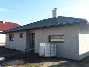 fasada pre tento rok hotova... uz len osadime parapety