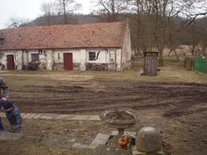Dvůr