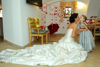 S mojí neteřinkou a družičkou