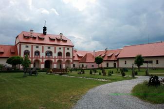 zámecký statek Býkov