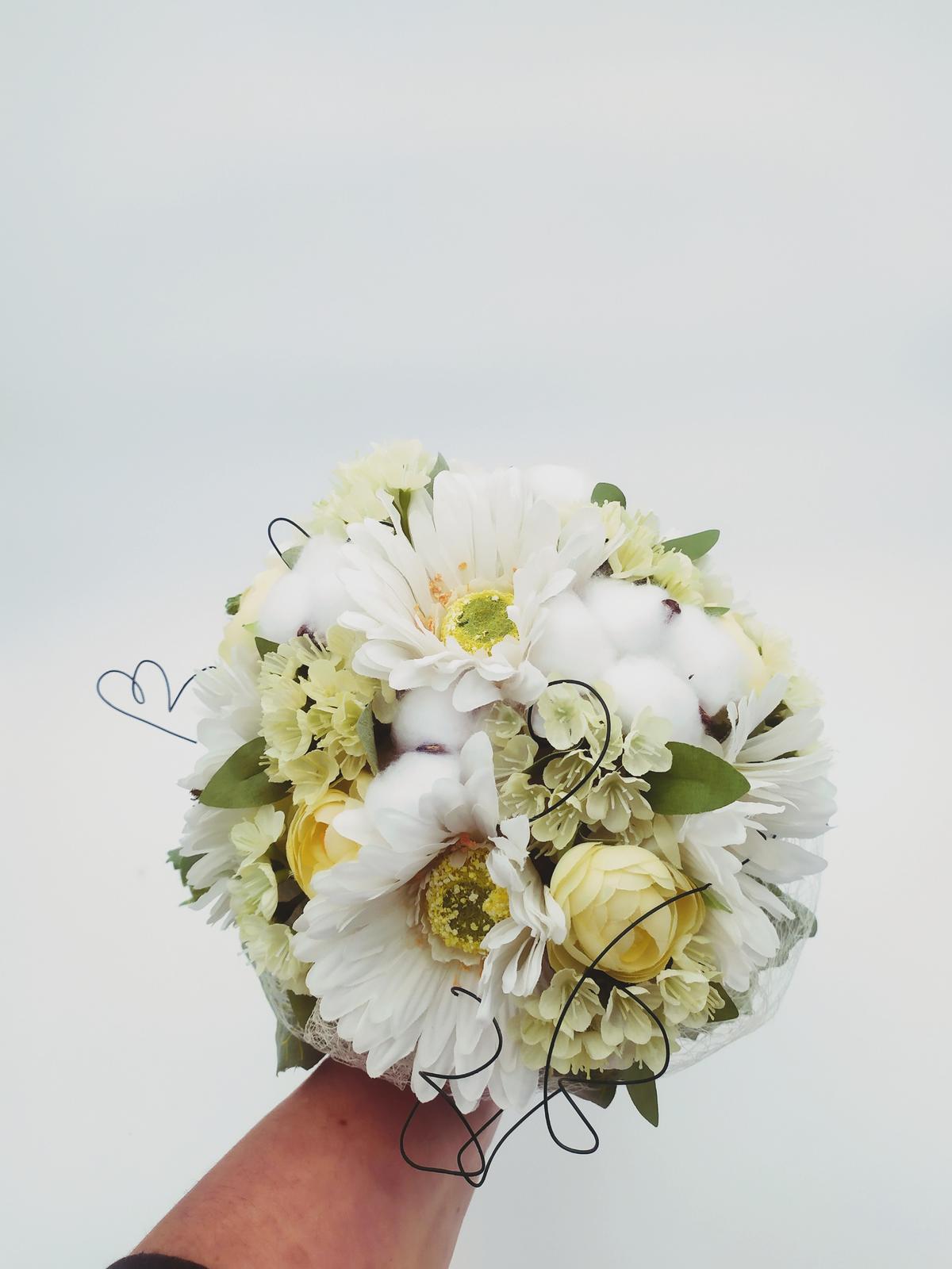 Svatebnì kytice pro nevěstu( gerbery,bavlnìk,pryskyřnìk,hortenzie)) - Obrázek č. 1
