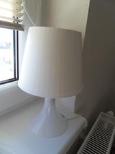 lampa do spalne na nocny stolik,no vyuzivame ju zatial v obyvacke