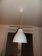 Ikeacky luster v jedalni a taky isty mame aj v kuchyni
