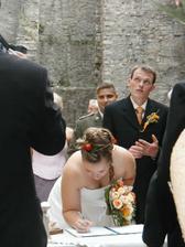 jak že se to jmenuji??? a koukněte na manžela stále bojuje s prstýnkem