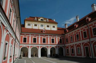 Nádvoří
