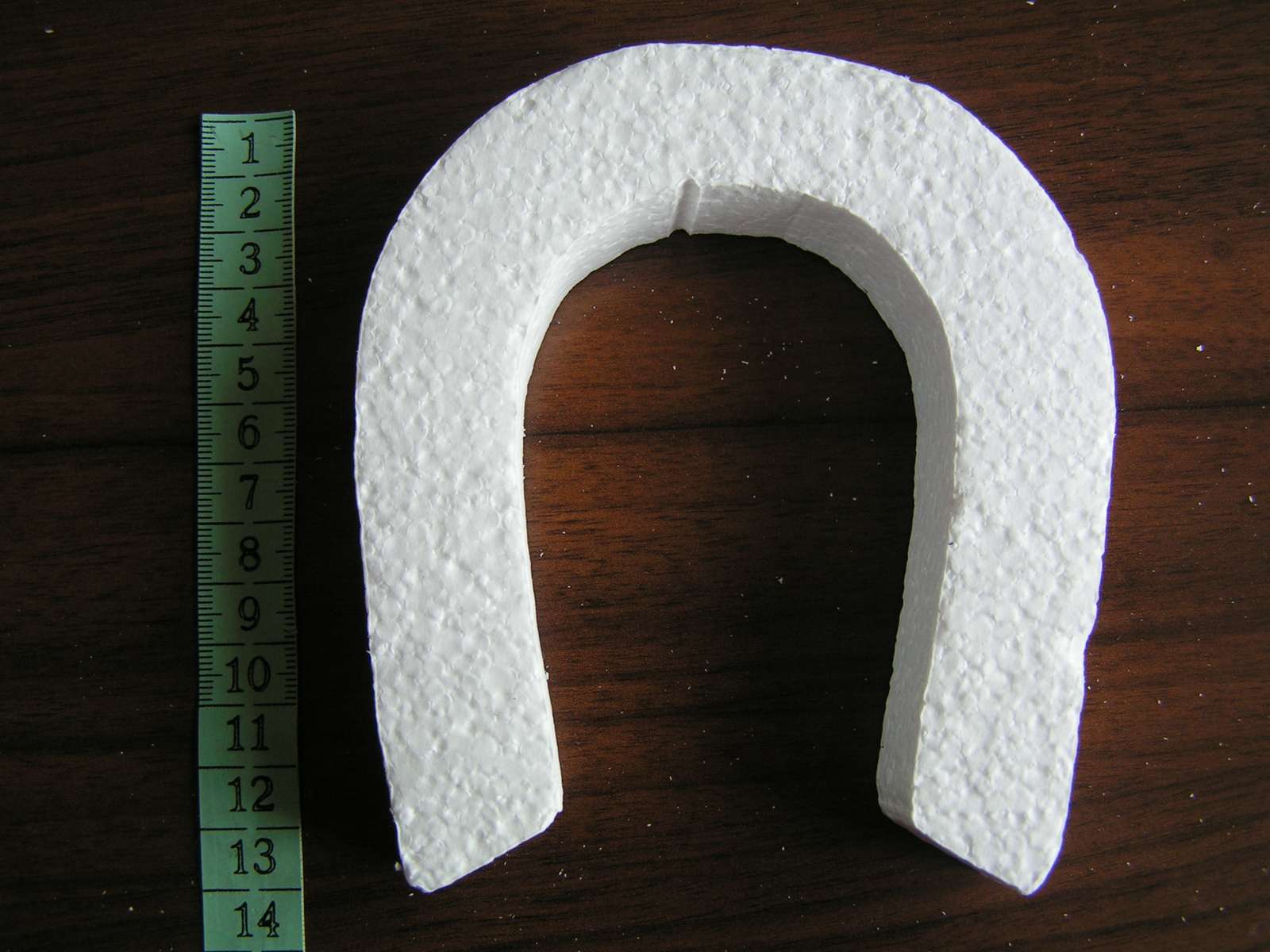 Polystyrenová podkova cca 14 x 11,5 cm - Obrázek č. 2