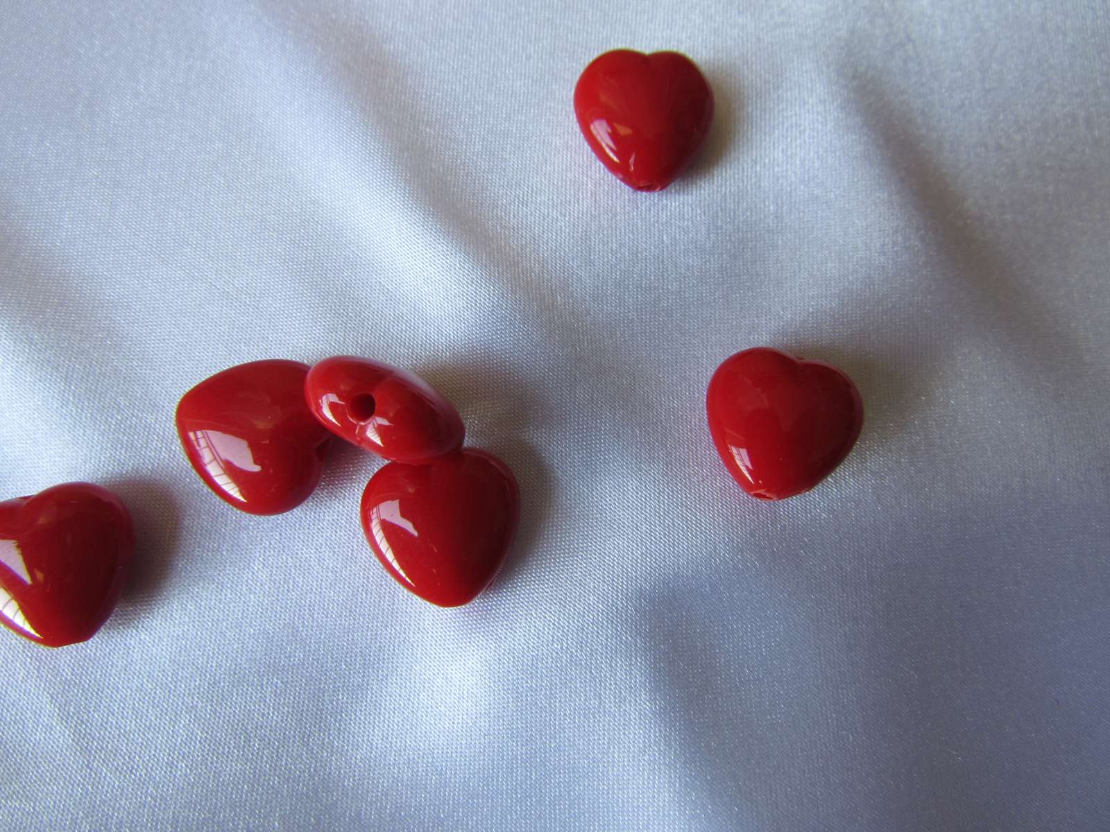 Červené korálky - srdíčka - 13 x 13 mm - Obrázek č. 2