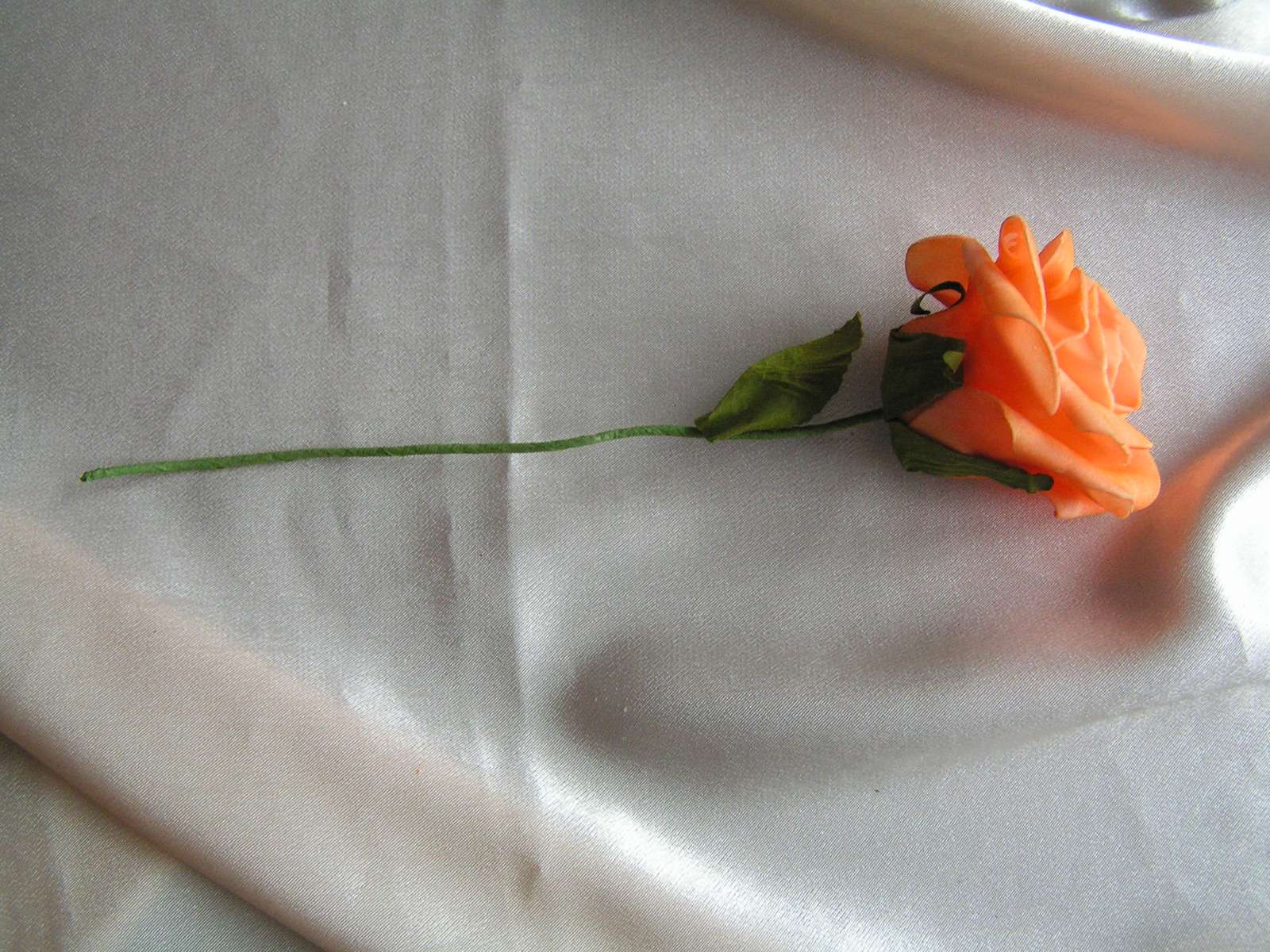 Oranžová pěnová růže 7 cm - Obrázek č. 2