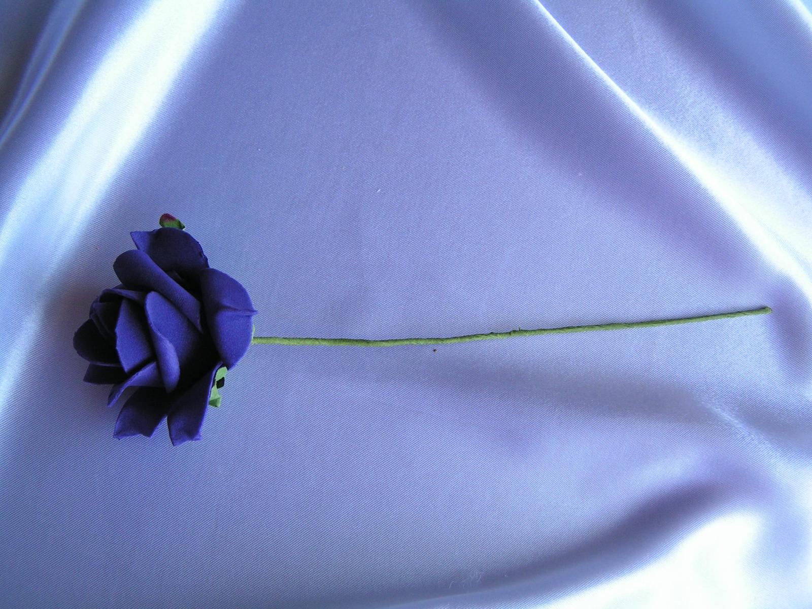 Tmavě fialová pěnová růže - 7 cm - Obrázek č. 2