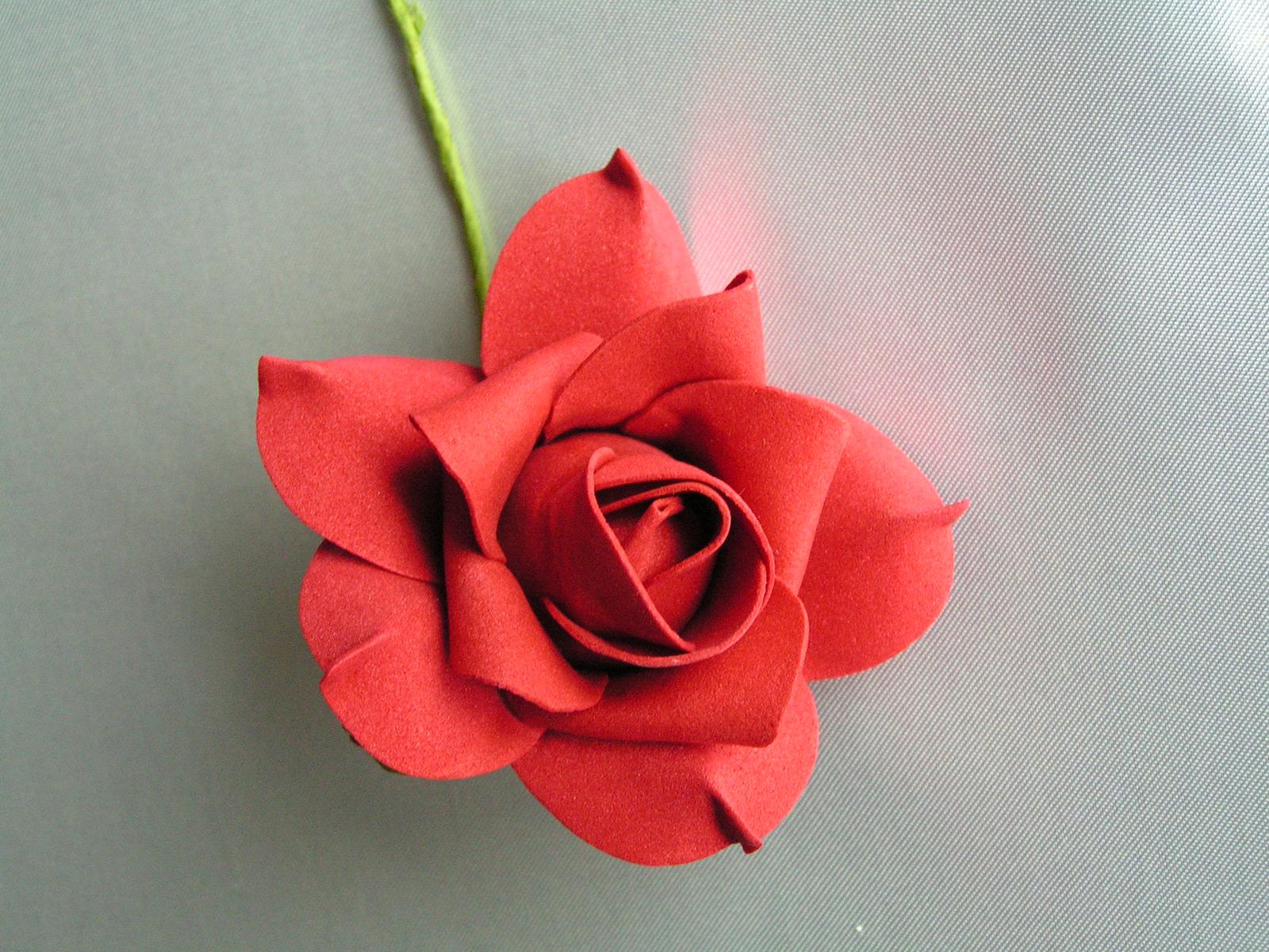 Tmavě červené pěnové růže - 8 cm - Obrázek č. 1
