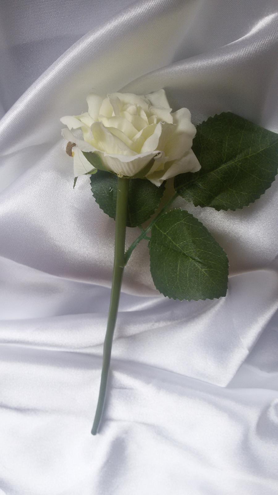 Textilní růže s listy - Obrázek č. 1