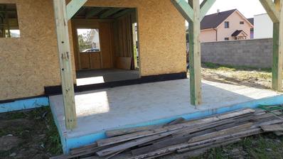 Terasa 3.5 m x 4.5 m.