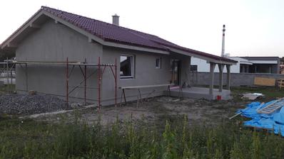 28.09. idú chlapci z BF stavby dávať omietku.
