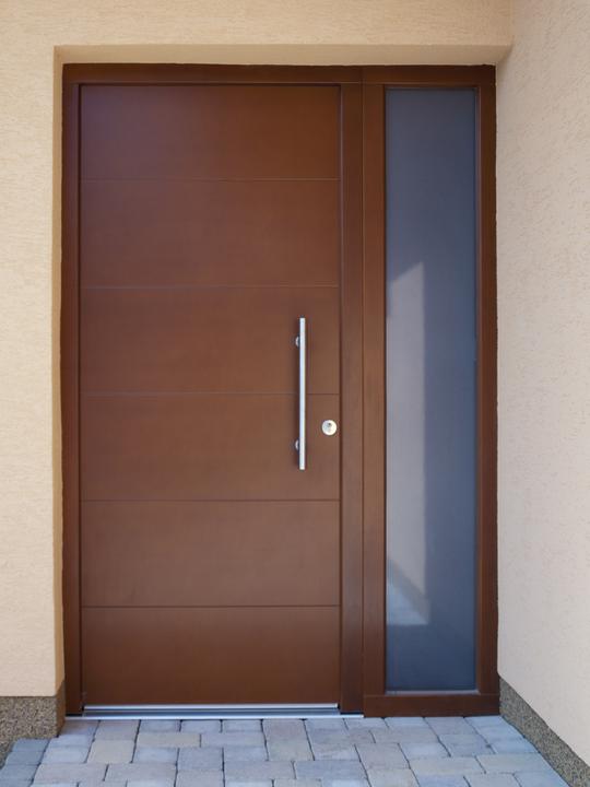 Moderne vchodové dvere do domu - Okná a dvere