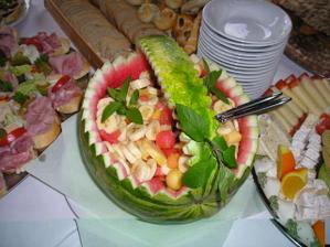 urcite chcem ovocny salat, mozno aj v melone, uvidime