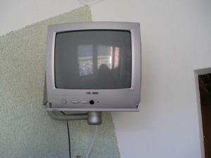 no a malý TV nesmie chýbať, podporujeme Slovenskú výrobu :-)