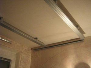 7 marec strop v kupelke