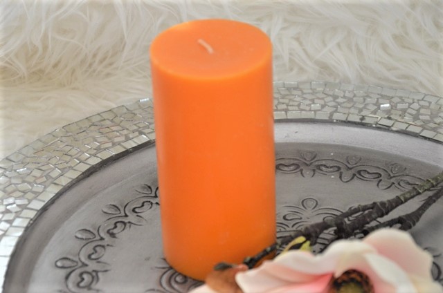 oranžová valcová sviečka - Obrázok č. 1