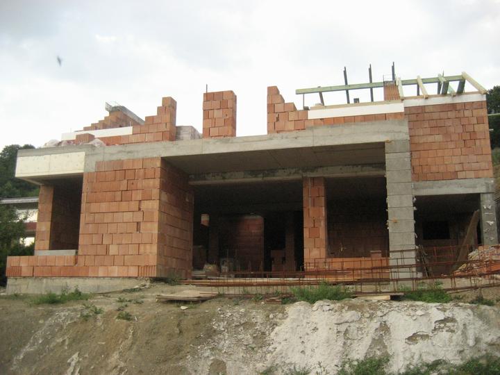 Stavba domečku jaro 2009 - červenec 2010