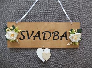 Ozdobný nápis na naše vchodové dvere