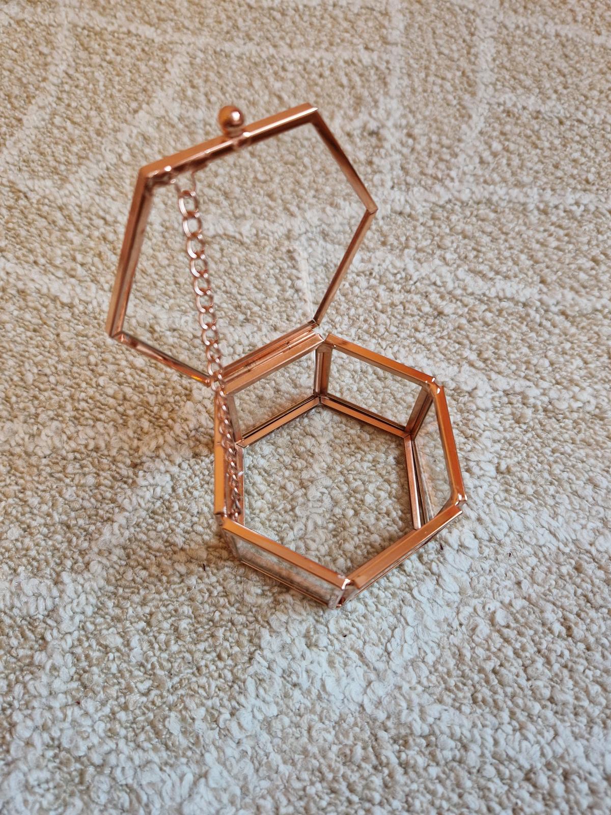 Skleněná krabička na prstýnky hexagon - Obrázek č. 1