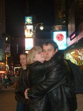 tentokrat promrzli na time square - hreje nas laska :)