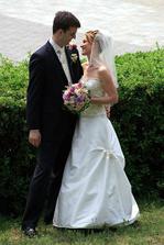 Moje velká podpora pri plánování svatby, kamarádka Elenka (vdávala se 2.6.2007)