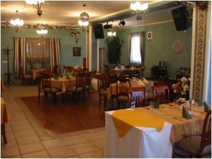 Alebo v tychto restauracnych..podla poctu hosti,ktori prijmu pozvanie