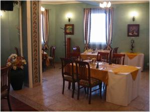 Alebo v tychto restauracnych..podla poctu hosti,ktori prijmu pozvanie