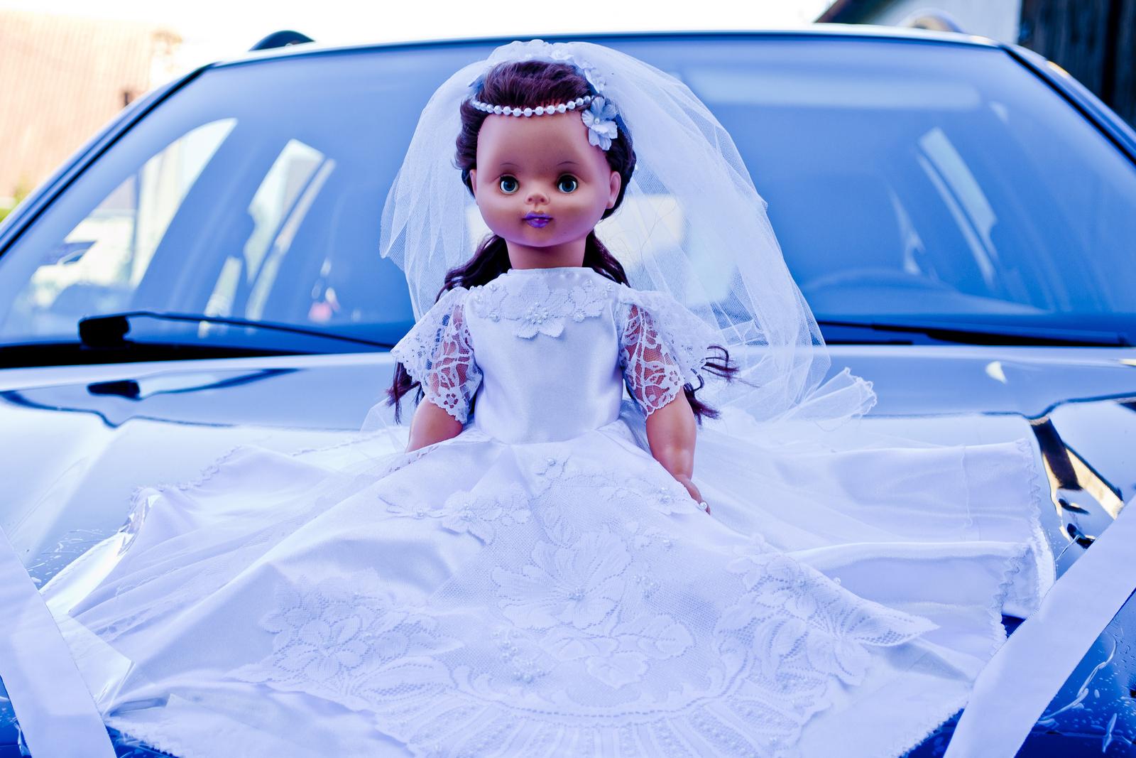 Svatební panenka na auto - Obrázek č. 1