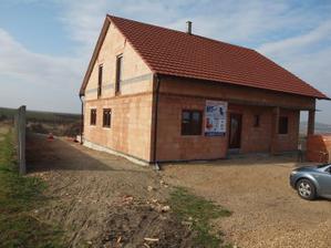 1.4.2012 - po roce už skoro hotovo, jdem na schody a příčky