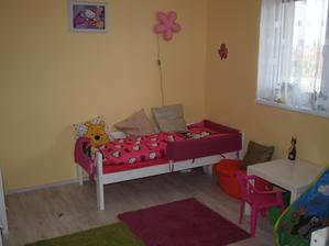 nová postel, aby bylo místo na skříň
