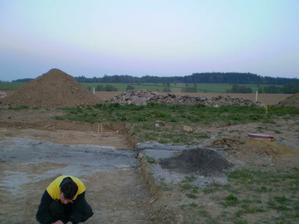 Začínáme skrývkou duben 2009